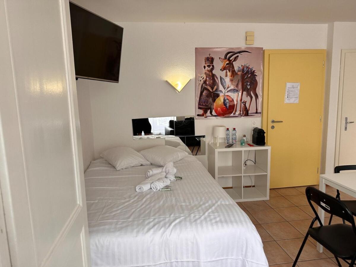Orange Vortex Apartment *